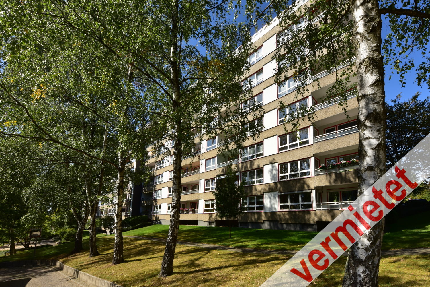 Umfassender Renovierung + Parkett, Bäder, Küche, Türen, Malerarbeiten, Balkon ... Umfassender Renovierung + Parkett, Bäder, Küche, Türen, Malerarbeiten, Balkon ...