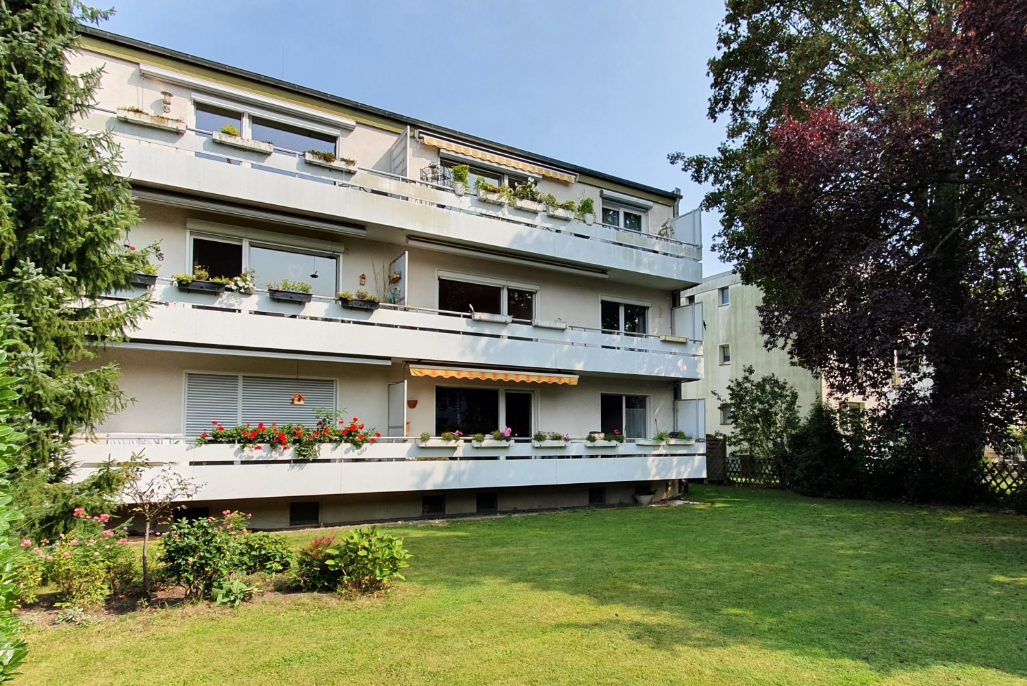 4-Raum ETW in der 1. Etage mit Süd-West-Balkon + Nähe S-Bahnhof Essen-Horst 4-Raum ETW in der 1. Etage mit Süd-West-Balkon + Nähe S-Bahnhof Essen-Horst