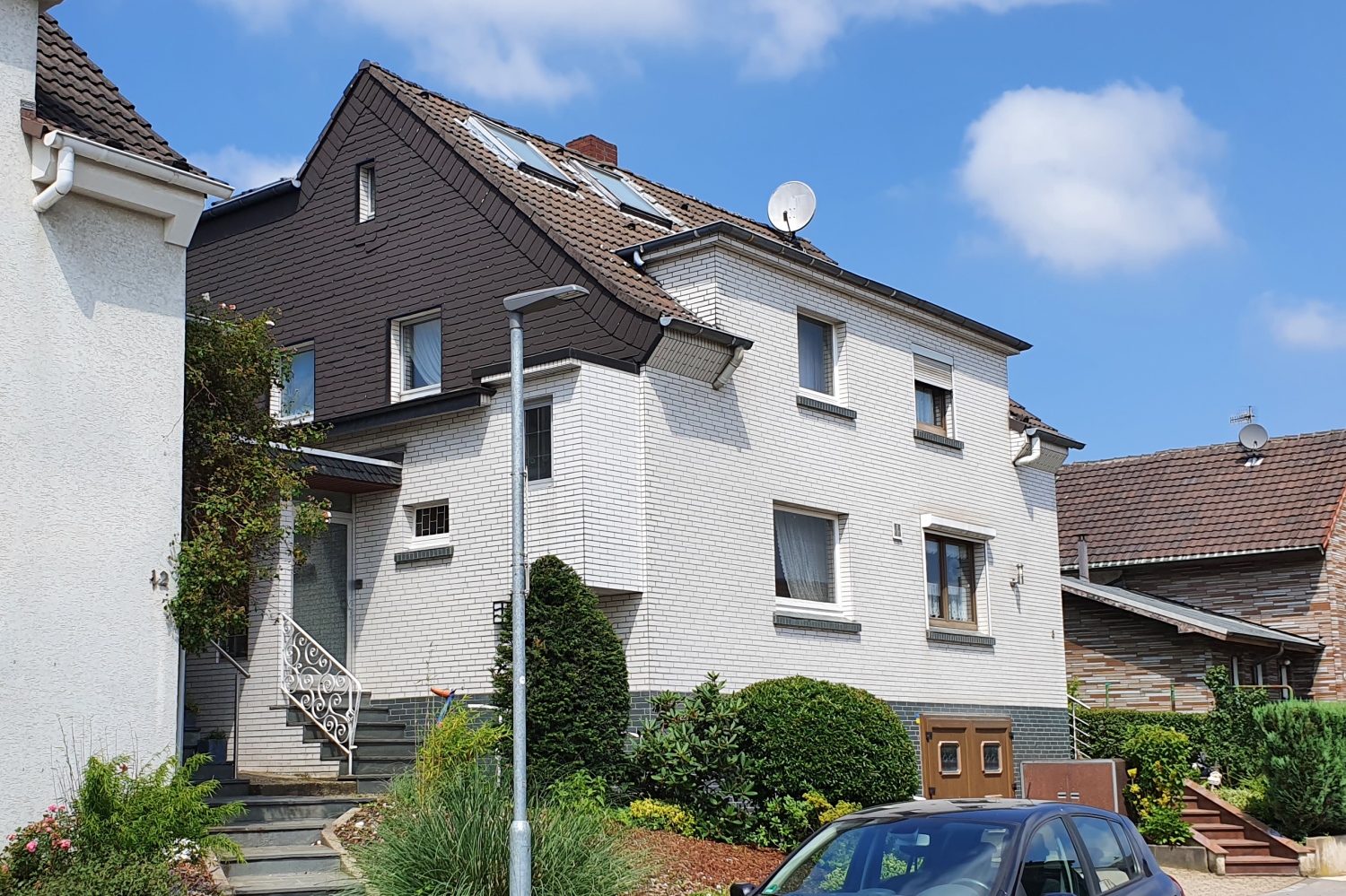 Einfamilien-Doppelhaushälfte in ruhiger Wohnstraße Einfamilien-Doppelhaushälfte in ruhiger Wohnstraße
