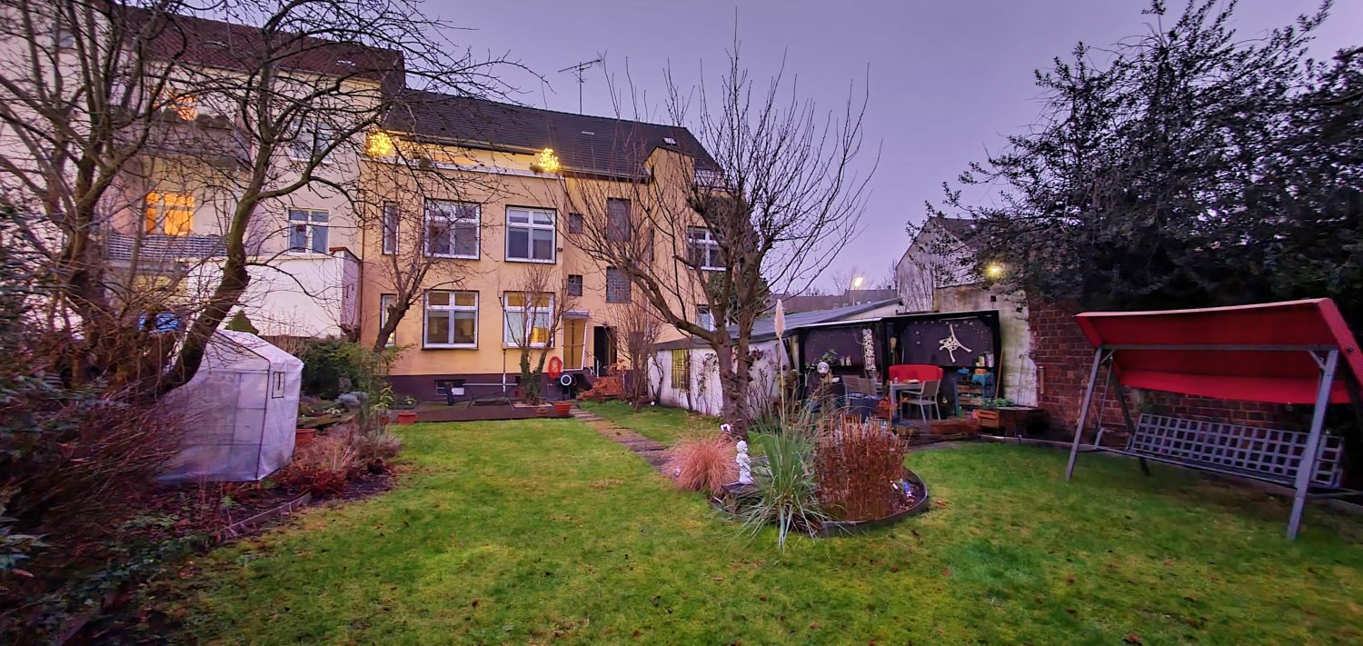 4-Familienhaus mit großer Eigentümerwohnung und Familiengarten in Wanne
