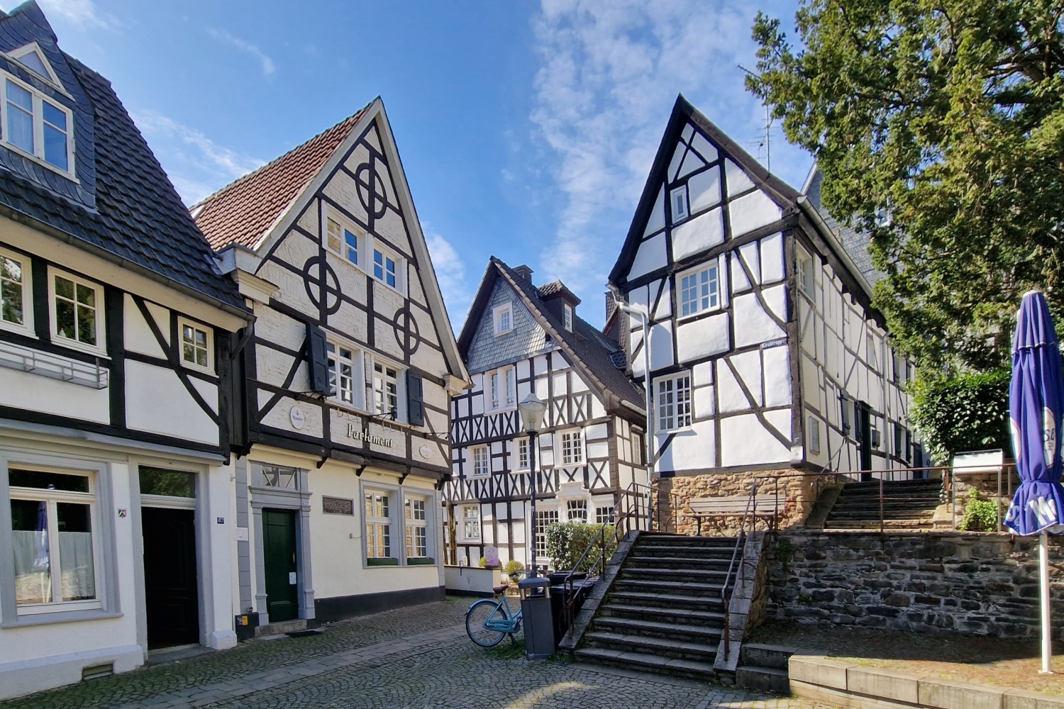 490m² großes historisches Fachwerkhaus mit Ruhrblick in der Kettwiger Altstadt