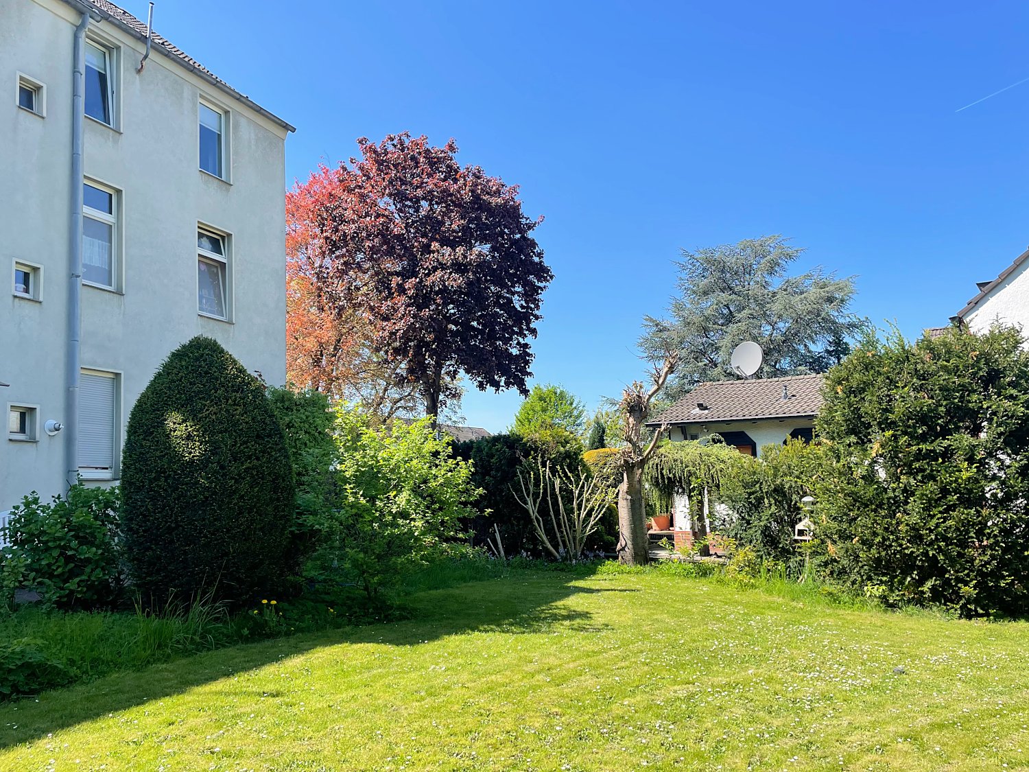 5-Familienhaus mit großem Garten und frei werdender Eigentümerwohnung